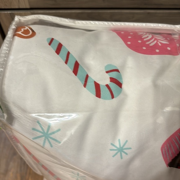 CHARTER CLUB KIDS TWIN Sugar & Spice w/Gingerbread Man Reversible Comforter Set - Picture 10 of 11